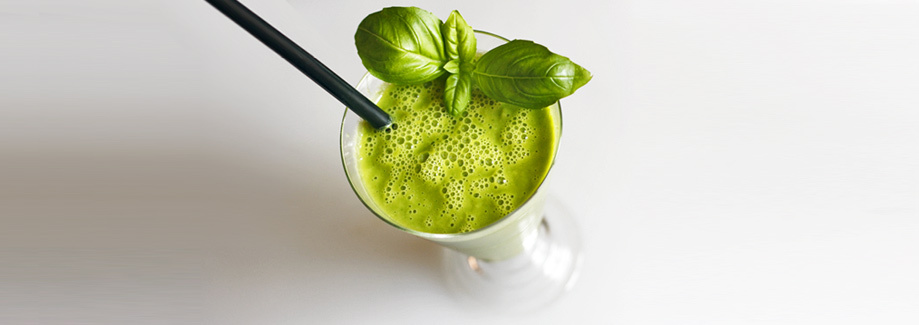 Kohlrabi smoothie with Pödör hempseed and pistachio oils