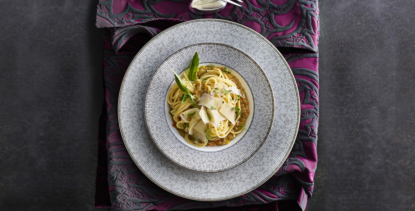 Spaghetti Bolognese with Mediterranean green herb mustard